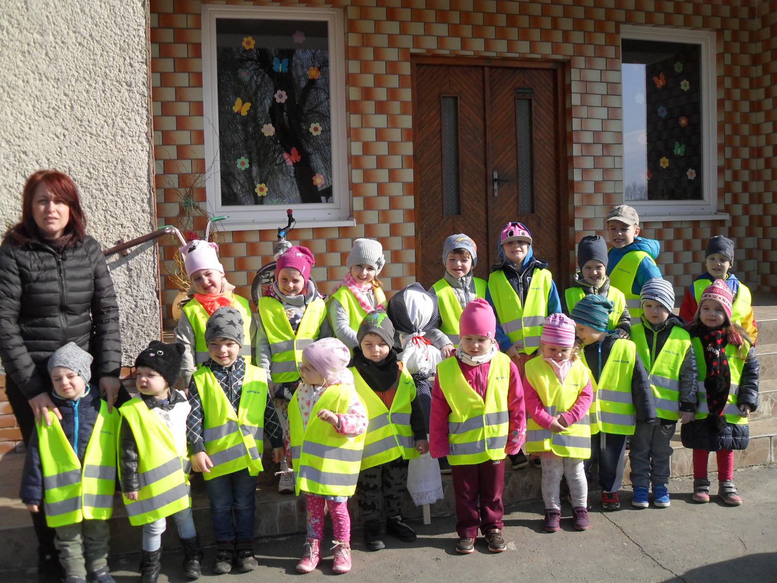 Fotogaléria Vynášanie moreny - 06. 04. 2018 - Kiszehajtás (30) Vynášanie moreny - 06. 04. 2018 - Kiszehajtás
